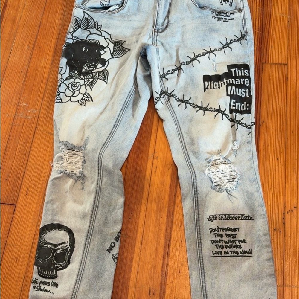 Men's Distressed Graphic Jeans